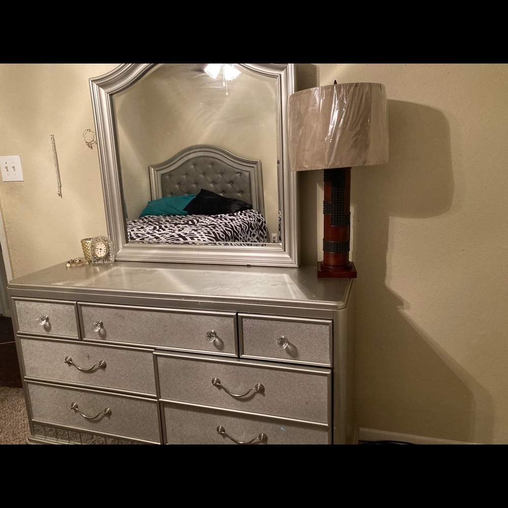 Dresser & Mirror